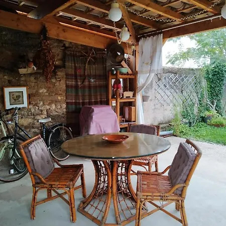 La Roulotte Des Carpates Hotel Gaillac Buitenkant foto